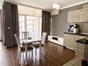 Sea Front View Studio Apartment - Dolce Vita 2