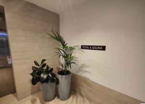 Brand new apartment close to hospital with POOL GYM in Woden center