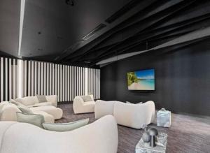 Brand new apartment close to hospital with POOL GYM in Woden center