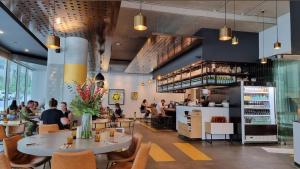 Brand new apartment close to hospital with POOL GYM in Woden center