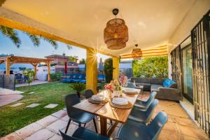 Typical beach house Las Chapas Playa with heated pool