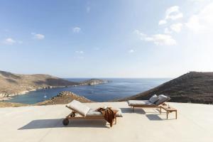Kir Mimis Cycladic Awarded Villa