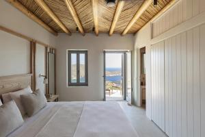 Xerolithi Cycladic Awarded Villa