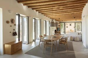 Xerolithi Cycladic Awarded Villa
