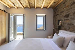 Xerolithi Cycladic Awarded Villa