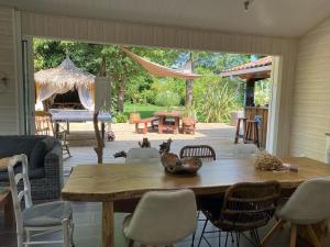 Maisons de vacances Villa piscine chauffee & spa sur le Bassin d Arcachon - proche plage et ocean : photos des chambres