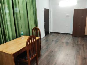 DB GUEST HOUSE ARIMPUR - Unmarried couples and Stag groups not allowed