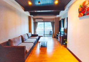 Patong Tower