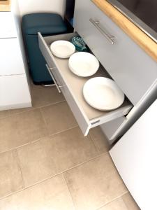 Sejours chez l'habitant Gite T2 a 5mn du Circuit Paul Ricard et du village du Castellet et a 10mn des plages de Saint-Cyr-sur-mer, Bandol et Sanary : photos des chambres