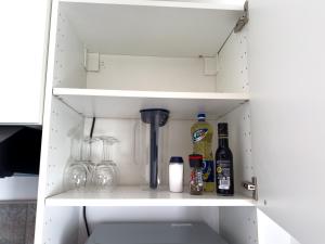 Sejours chez l'habitant Gite T2 a 5mn du Circuit Paul Ricard et du village du Castellet et a 10mn des plages de Saint-Cyr-sur-mer, Bandol et Sanary : photos des chambres