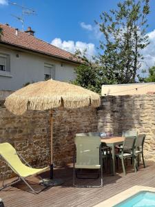 Maison avec piscine et cave voûtée