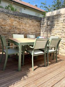 Maison avec piscine et cave voûtée