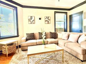 Midway Hideaway -Cozy 1BR- parking