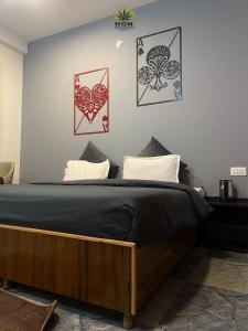 HOM House of MannMauji Riverside kasol