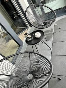 Charming Homes - Studio 10