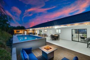 Sleeps 31 10br Mountain View, Pool, Spa and Games
