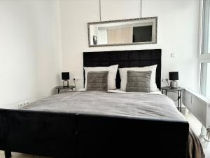 Charming Homes - Studio 10