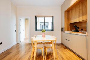 Deluxe Two-Bedroom apartment Seville Downtown