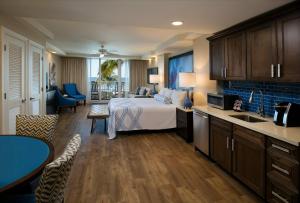 Junior King Suite with Beach View room in Lido Beach Resort - Sarasota