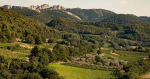 Villas Villa moderne avec jacuzzi, piscine et vue : photos des chambres