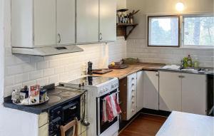 3 Bedroom Amazing Home In Yxlan