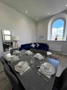 Welsh Getaway Apartment - Town Centre