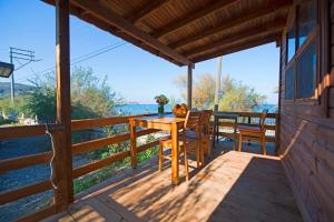 Yeniliman Bungalov Evleri - Ilgın Adlı Ev-Karaburun- İzmir