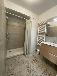 Appartements Appartement avec Balcon Immeuble Standing : photos des chambres