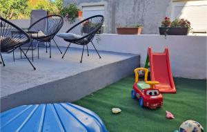 Three-Bedroom Apartment In Maslenica