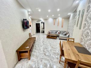 Трехкомнатная квартира в центре Батуми