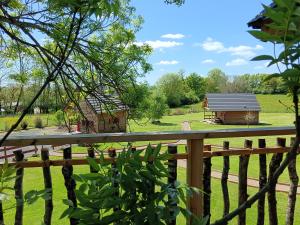 Chalets et cabane perchée "Ô Cœur des Puys"