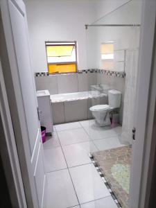 Neo & Ruks Guest House goodwood 4