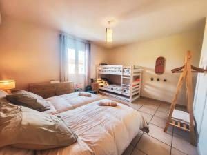 Villas Au coeur des vignes, Villa Aramonie, Piscine privee : photos des chambres