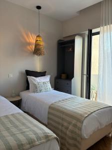 RookieC Two Bedroom peaceful location old town AC