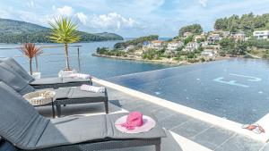 Villa Franka with pool and sea view