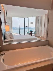 A la carte Halong Bay By Thuy Linh Homestay