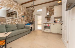 Amazing Home In Ugrinic 