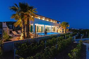 Luxury Stone Villa Smokvica, Heated Pool, Sauna, Jacuzzi, Sea View