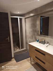 Maisons de vacances Agreable villa familiale avec piscine : photos des chambres