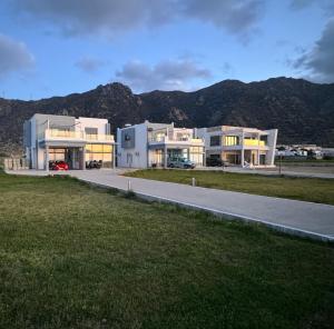 Previllage Red Apartments 9-10-11