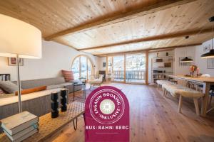 Three-Bedroom Apartment room in Chasa Pro la Tuor