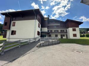 Appartement rénové avec WiFi près du ski-bus - FR-1-642-95