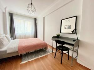 Central & Spacious Flat - No5