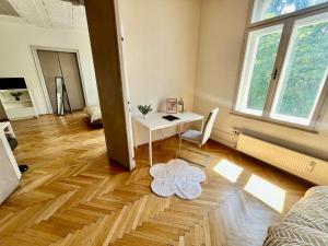 Spacious 3 Bedroom with Balcony