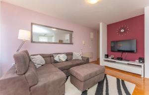 Beautiful Apartment In Biograd Na Moru 