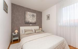 Beautiful Apartment In Biograd Na Moru