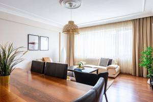 Gorgeous 3 Bedroom Flat - No8