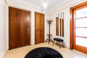 Gorgeous 3 Bedroom Flat - No8