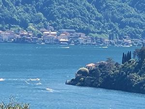 Casa Intignano - appartamento con terrazzo vista lago