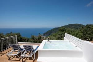Elaias Villas Hot Tub & Seaview